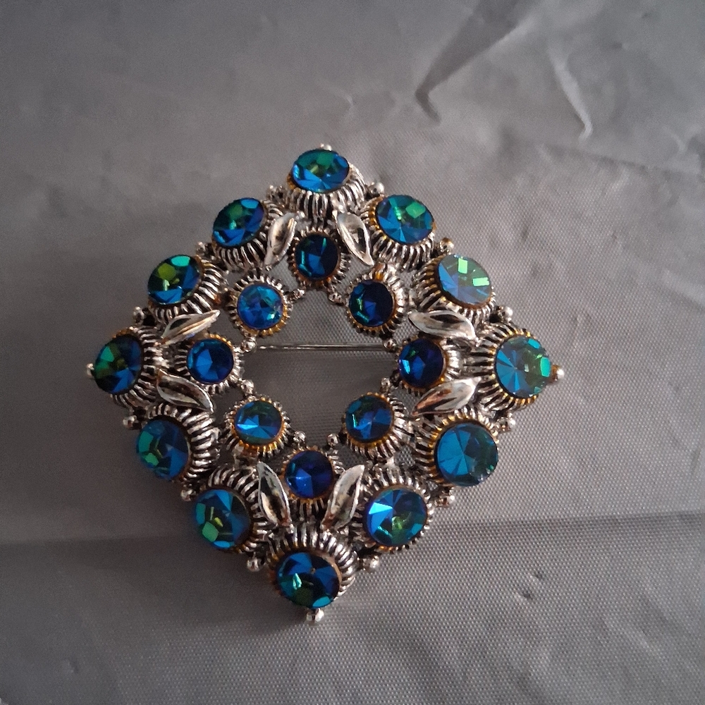 Brooch